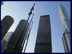Chicago Riverwalk 037 - Marina City, Langham hotel, Trump Tower